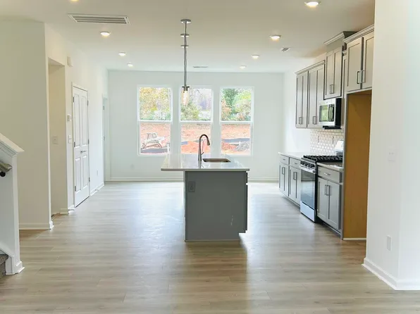 1516 Blanche St, Charlotte, NC 28262