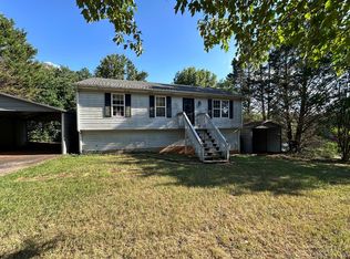 5128 Stewartsville Rd, Moneta, VA 24121