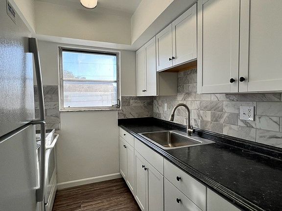4th image of 3157 36th St N #15
