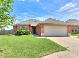 9300 Tara Plantation Dr, Yukon, OK 73099