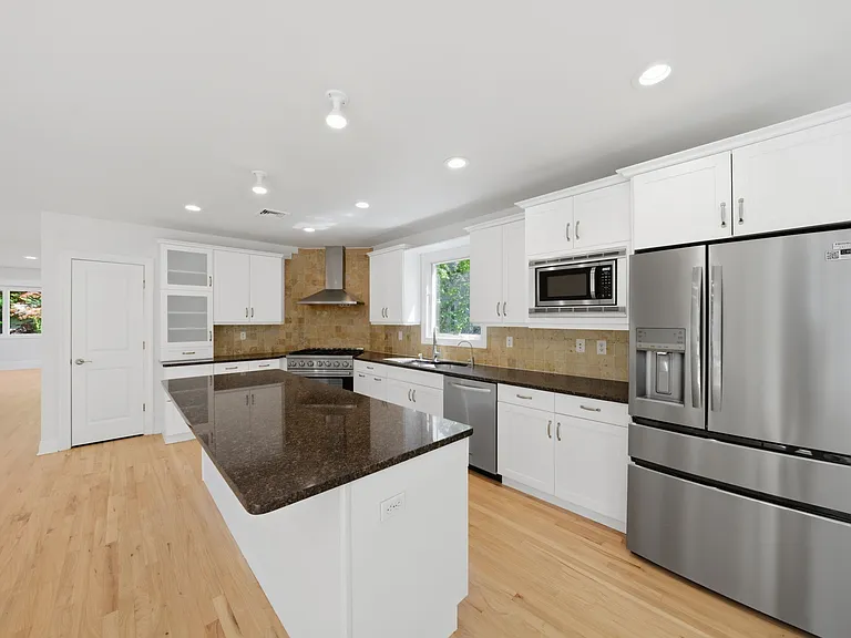 232 Riveredge Rd — Photo 6