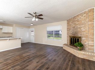 6111 Kelly Elliott Rd, Arlington, TX 76001