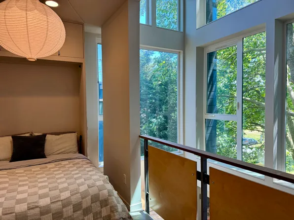418A 19th Ave E, Seattle, WA 98112