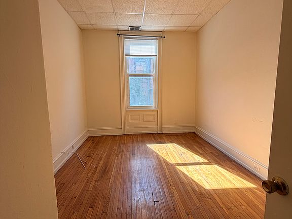 4th image of 2131 Sansom St #2