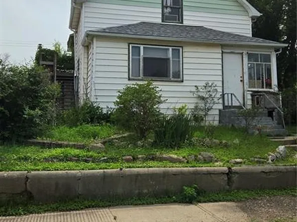 419 Home STREET W, Moose Jaw, SK S6H 4X4