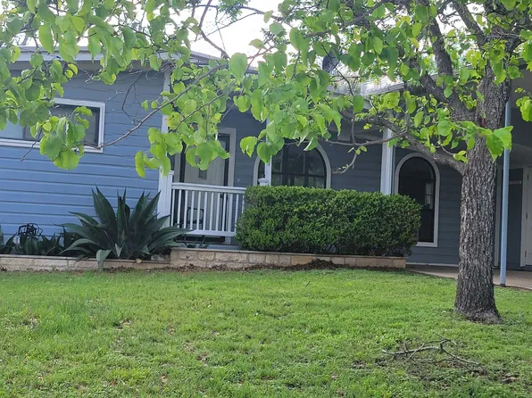 14 Steele St, Lampasas, TX 76550
