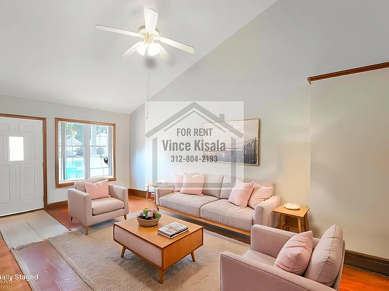 2136 Texas St — Photo 2