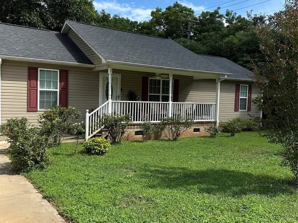 33 Railroad Ave, York, SC 29745
