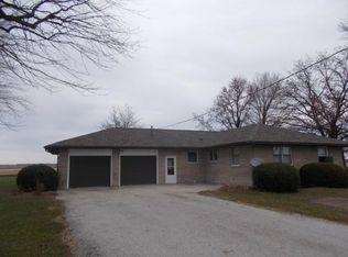 1171 N 3250 East Rd, Windsor, IL 61957