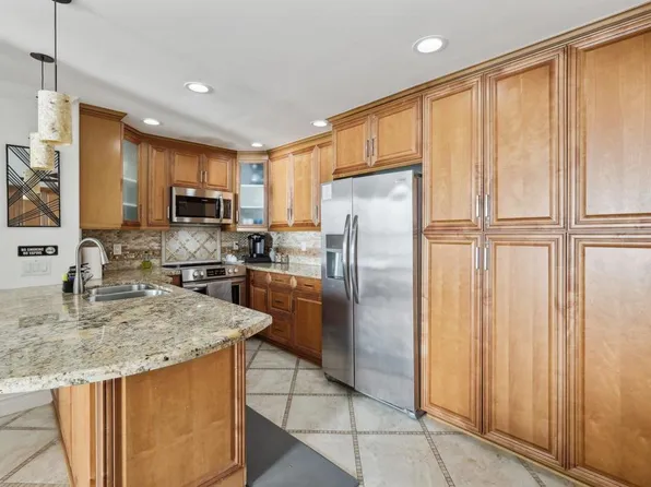 999 N Pacific St Unit E213, Oceanside, CA 92054