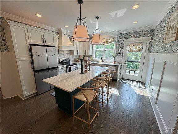 5th image of 1609 Helmsdale Dr