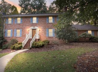 101 Byrnwood Dr, Jamestown, NC 27282