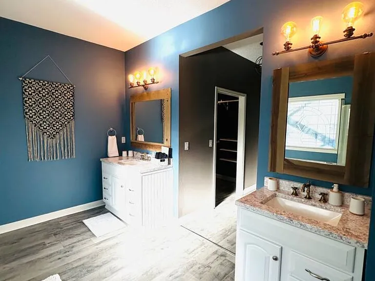 101 Long Pointe Dr — Photo 42