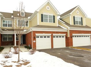 1143 Falcon Ridge Dr #54, Elgin, IL 60124