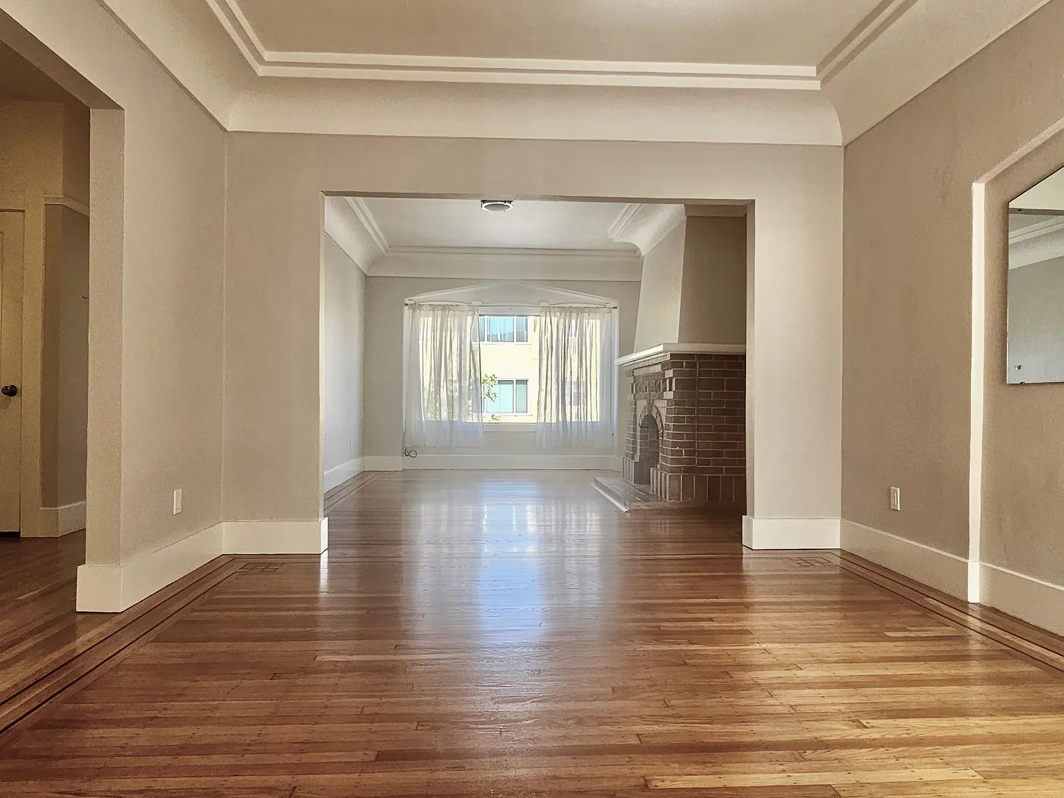 3 bed, $5,250 — Photo 2