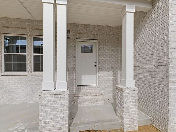 5th image of 2722B Mossdale Dr