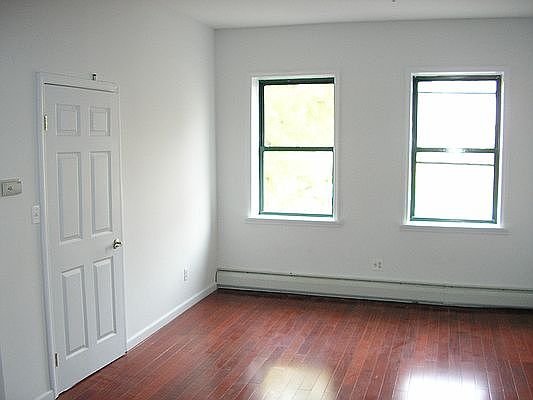 2nd image of 222 Montrose Ave APT 1A