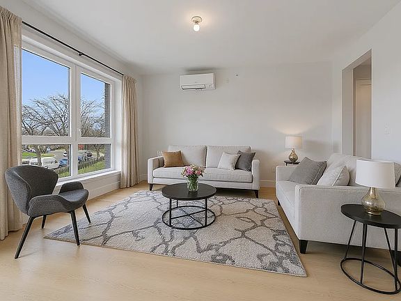 4th image of 77-63 Vleigh Pl #218