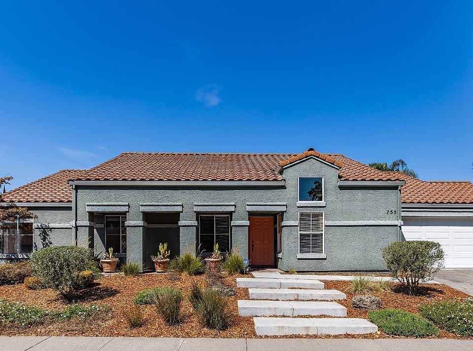 1st image of 755 Oak Hollow Avenue