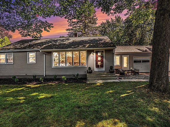 2nd image of 1239 Ione Ave