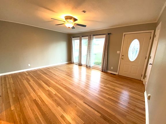 2nd image of 205 Meadowview Dr