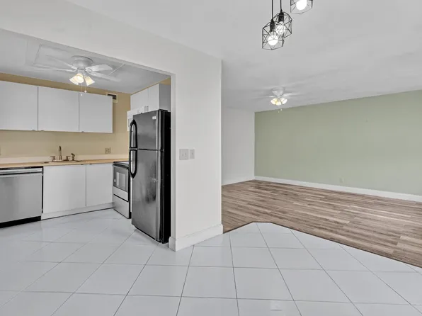 365 Flanders #H, Delray Beach, FL 33484