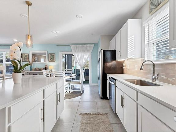 5th image of 9091 Royal River Cir