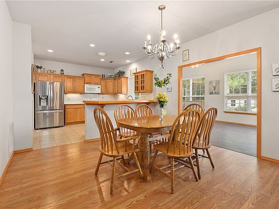 3rd image of 60 Oniell Cir