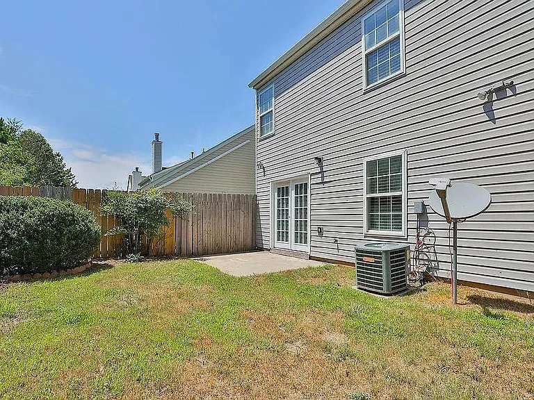2295 Lexington Ln — Photo 24