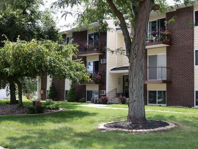 121 N West St APT 22, Crown Pt, IN, 46307