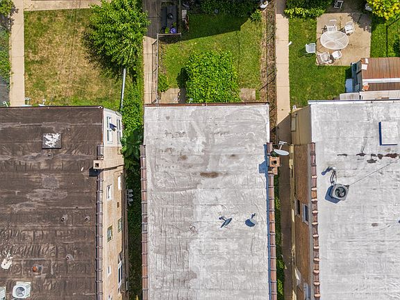 4th image of 4931 W Henderson St