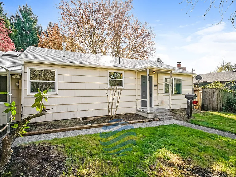 1307 Elm St — Photo 24