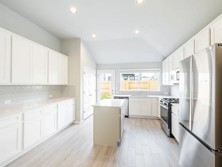 105 Crescent St — Photo 12