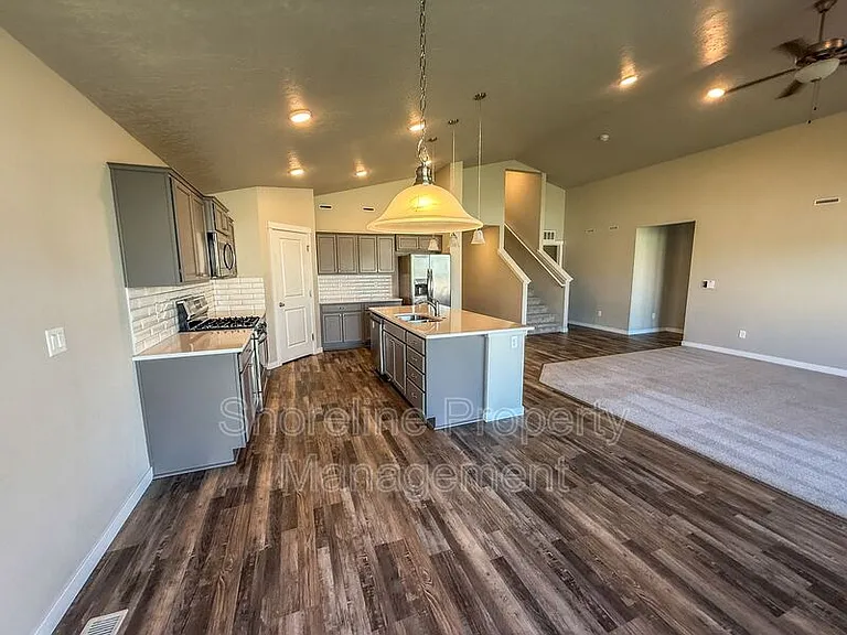 19304 Geneva Way — Photo 11