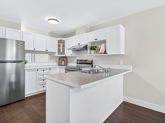 3rd image of 9045 Walnut Grove Dr #111