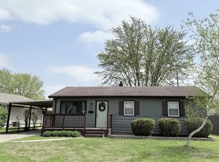 2127 Meadow Lawn Ln, Peru, IL 61354