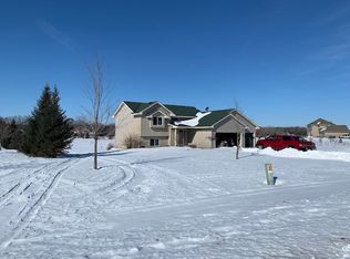 30260 118th St NW, Princeton, MN 55371