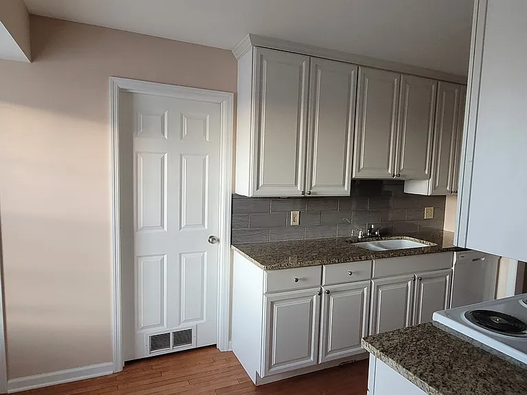 1046 Kehrs Mill Rd #C — Photo 5