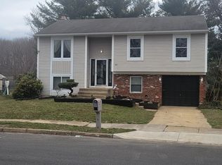 916 N Beecham Rd, Williamstown, NJ 08094