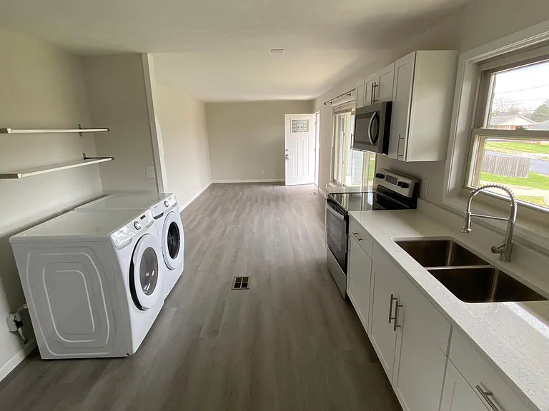 324 Greenway Dr #324 — Photo 4