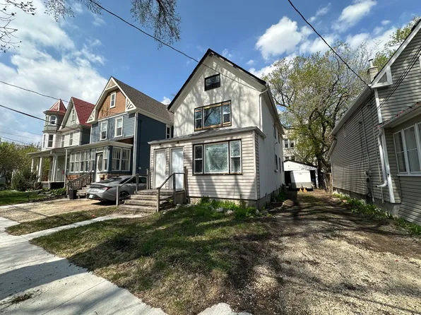11 Luxton Ave #A, Winnipeg, MB R2W 4Z1