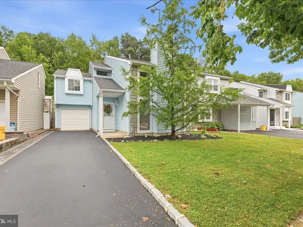 64 Winchester Dr, East Windsor, NJ 08520