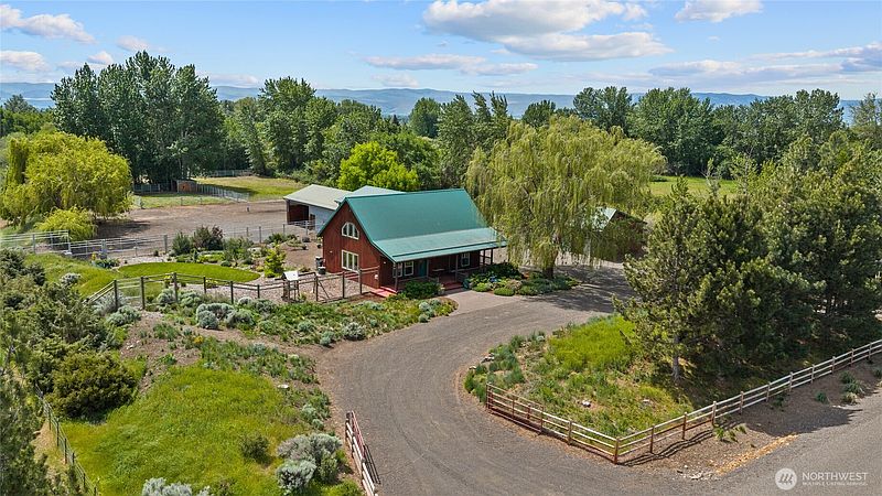 3rd image of 1750 Rader Road