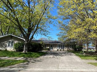 7320 Chartercrest Dr, Fort Wayne, IN 46815