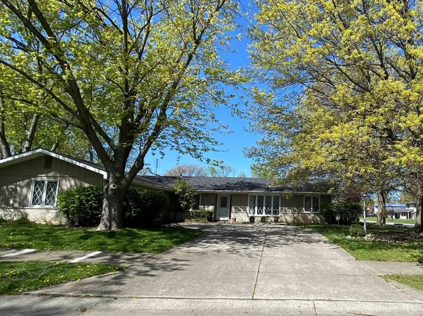 7320 Chartercrest Dr, Fort Wayne, IN 46815