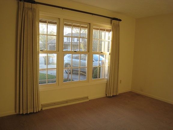 3rd image of 1621 Galway Dr