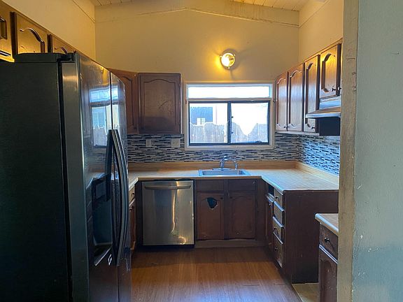2nd image of 2788 Illinois St