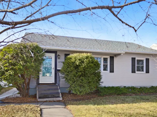 1732 S 2nd St, Aberdeen, SD 57401