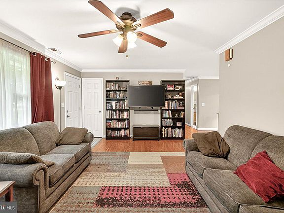 5th image of 9712 Thompson Dr