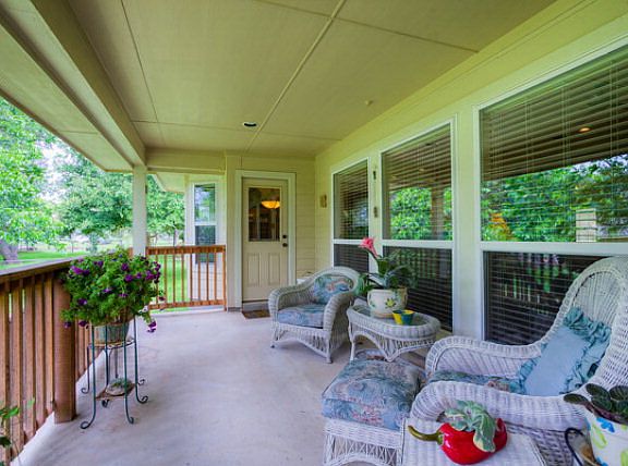 4th image of 208 Oakview Dr